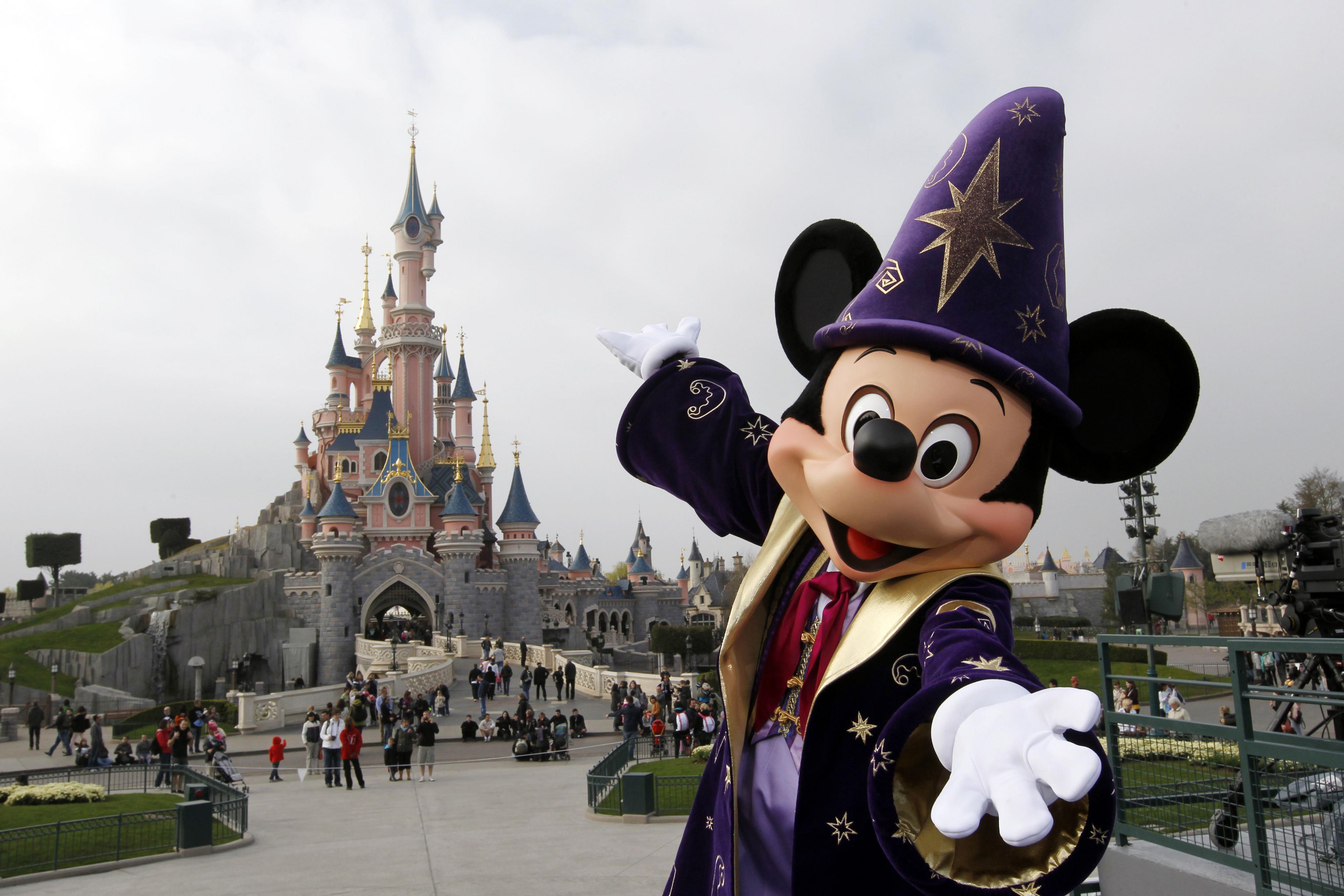 travel disneyland paris