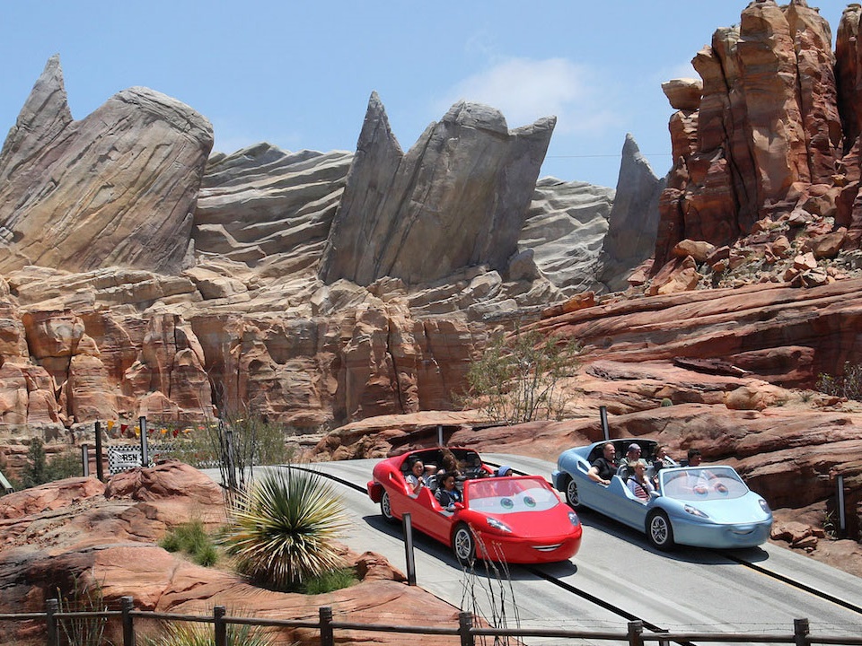 Curiosidades da atração Radiator Springs Race na Disneyland Califórnia