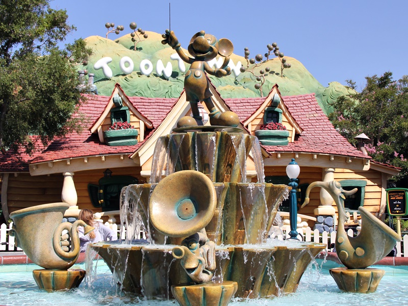 Conheça a Mickey’s Toontown: a vila do Mickey na Disneyland